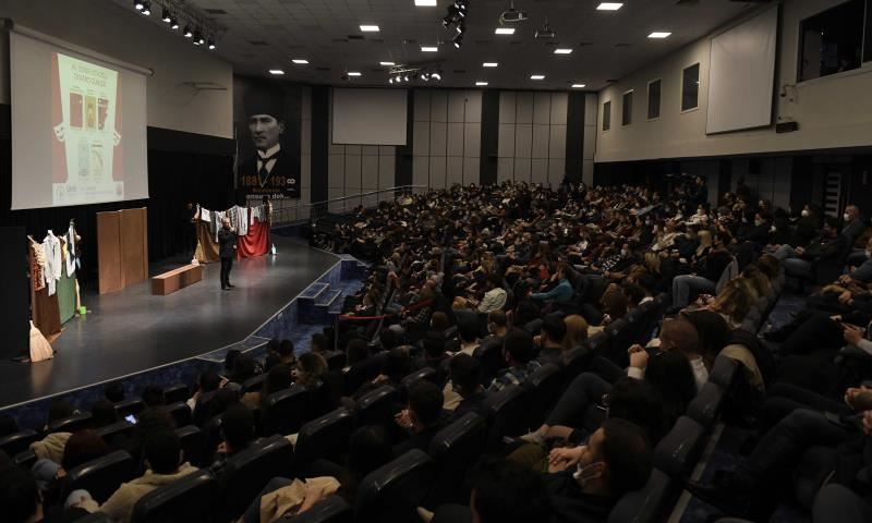 Barolar bu kez tiyatro sahnesinde