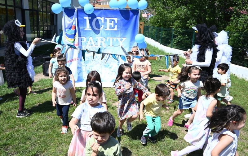 Minik öğrenciler Buz Partisi etkinliğinde eğlendi