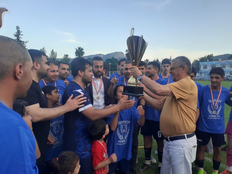 Kemer 2020 Futbol Kulübü namağlup şampiyon oldu