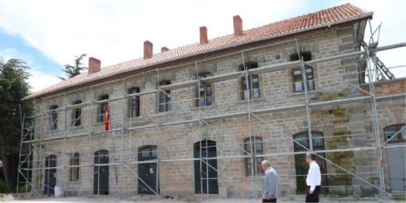 TARİHİ İZMİR İSTASYONU E-SPOR GENÇLİK MERKEZİ OLUYOR