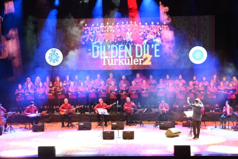 Selçuklu Sanat Akademisi geceye damga vurdu DİLDEN DÎL’E TÜRKÜLER 2 KONSERİ DİNLEYENLERDEN BÜYÜK BEĞENİ ALDI