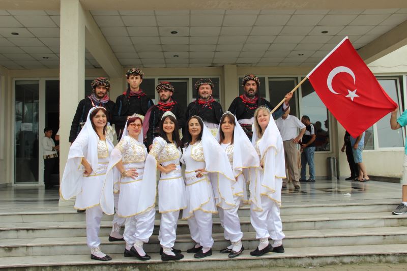 Gürcistan’daki festivale Nazilli Halk Dansları Topluluğu damga vurdu