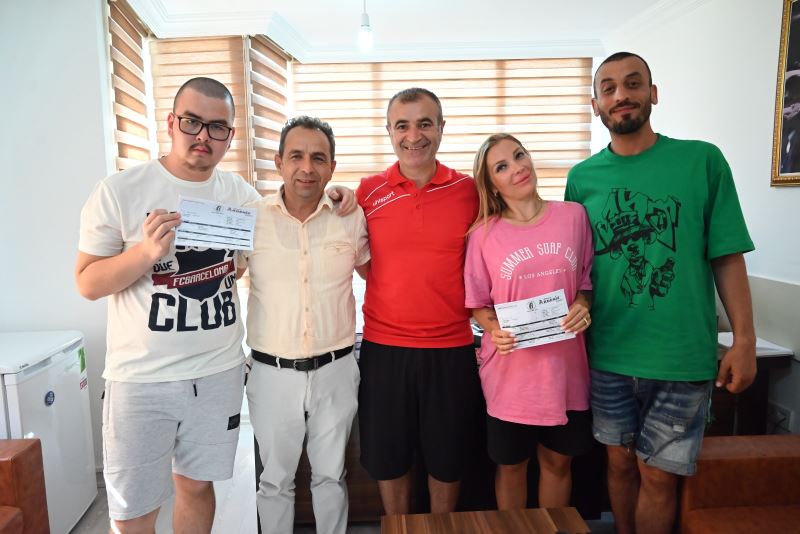 Kemer Belediyesi’nden sporculara ulaşım desteği