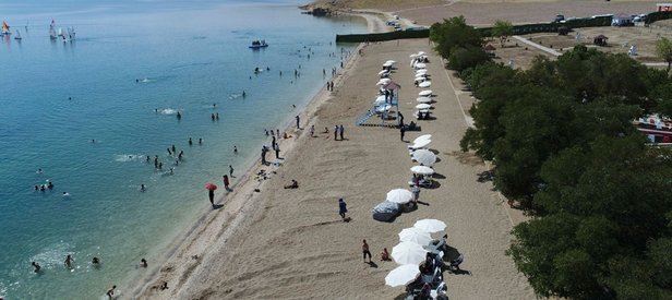 ÖZEL PLAJLARA HEM GİRİŞ ÜCRETİ HEM DE HARCAMA LİMİTİ ŞARTI