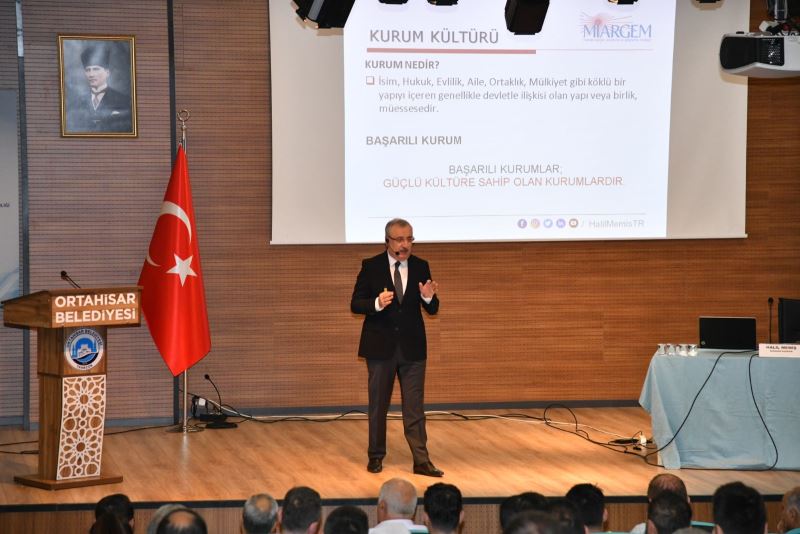 Belediye memurlarına hakları ve görevleriyle ilgili seminer verildi