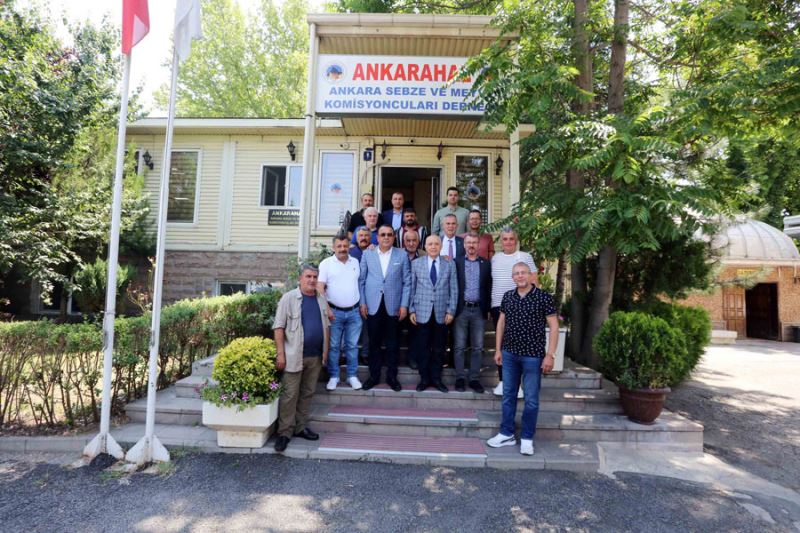 Başkan Yaşar, Toptancı Hali Esnafının Sorunlarını Dinledi