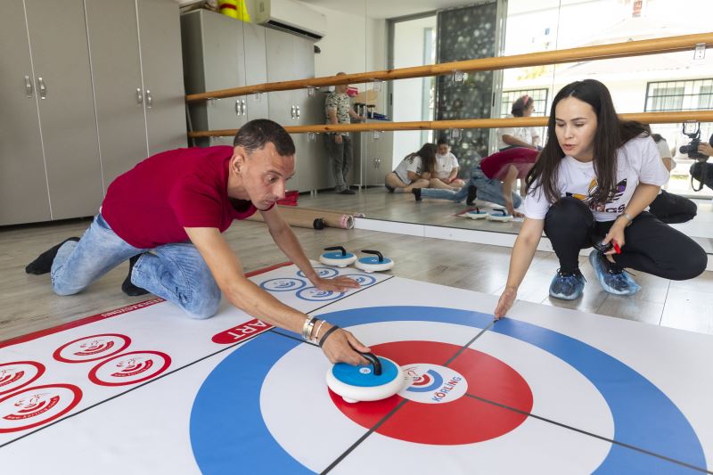 Büyükşehir Özel Bireyler İçin ‘Floor Curlıng’ Kursu Açtı