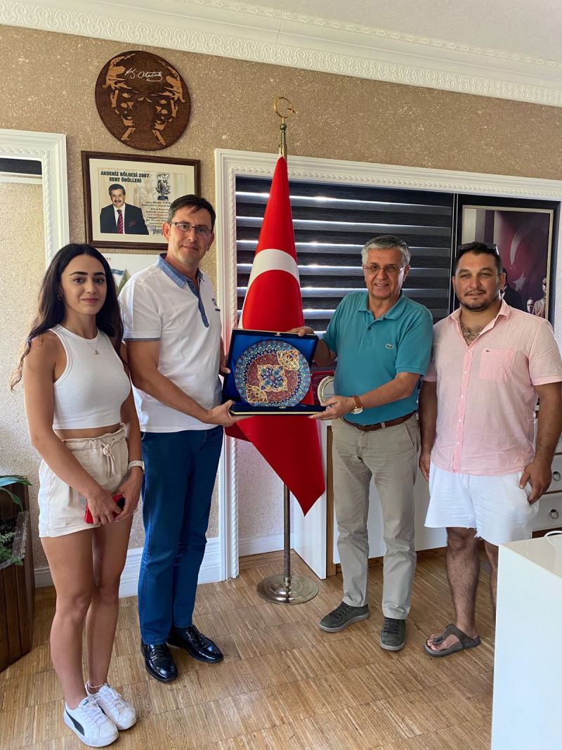 TÜRSAB Kemer bölge başkanı Akbaba’dan Başkan Topaloğlu’na ziyaret