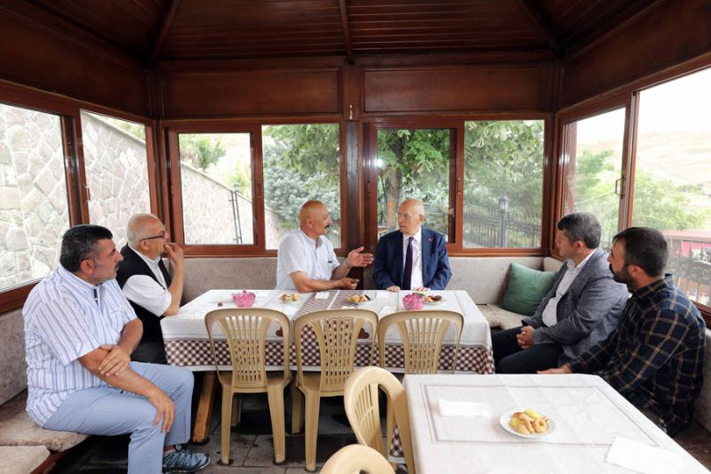 Başkan Yaşar’dan Yenimahalle Turu