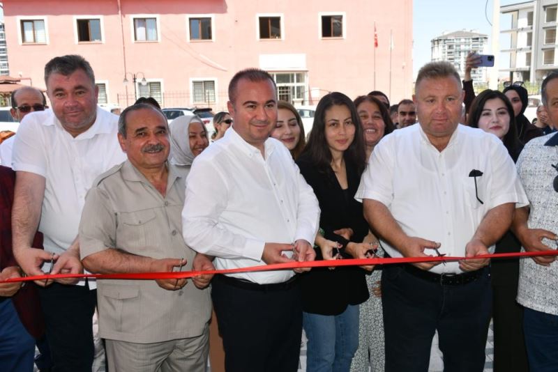 Başkan Şahin, Eczane Açılışına Katıldı