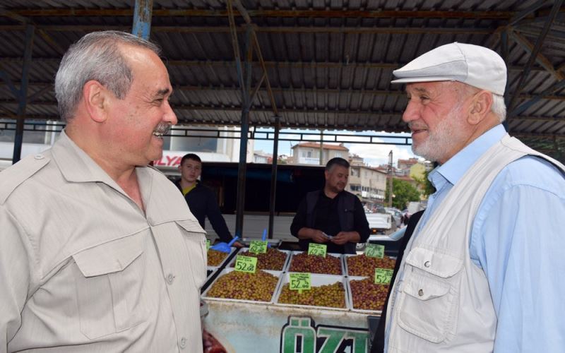 Başkan Şahin, Semt Pazarını Ziyaret Etti