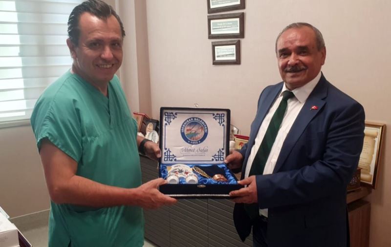 Başkan Şahin, Dünyaca Ünlü Kalp Cerrahı Prof. Dr. Tayfun Aybek’i Ziyaret Etti