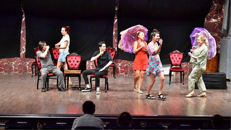Yüzüncü yılında “Lozan” tiyatro sahnesinde