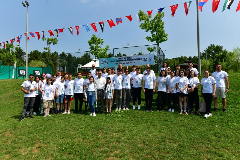 Kardeş Şehirlerden gelen öğrenciler Pendik’i gezdiler