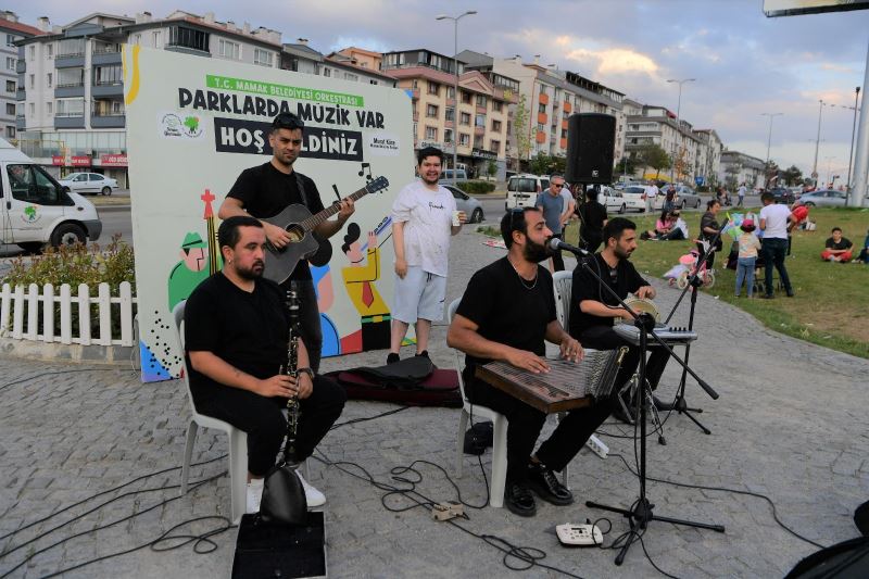 Parklardan Müzik Sesi Yükseliyor