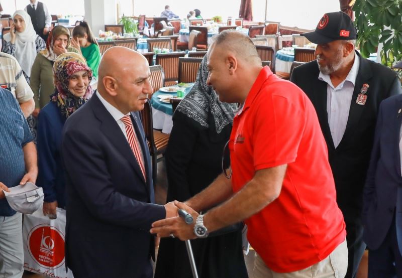 Başkan Altınok şehit ve gazi aileleriyle buluştu
