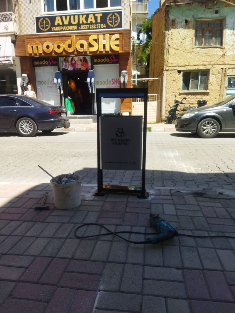 Çöp Kutuları Yenilendi