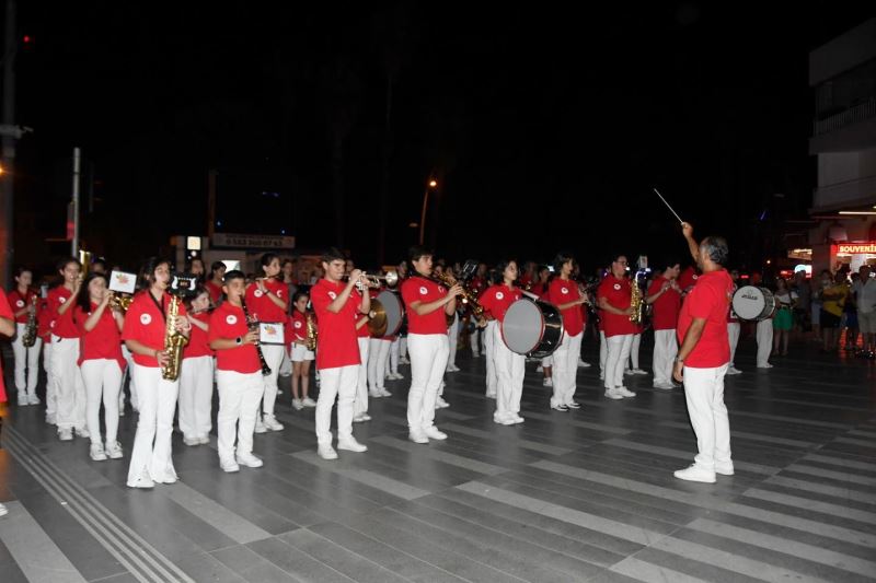 Cumhuriyet Bandosu’ndan Kemer’de konser