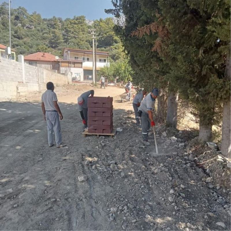 Göynük’te parke çalışmaları devam ediyor