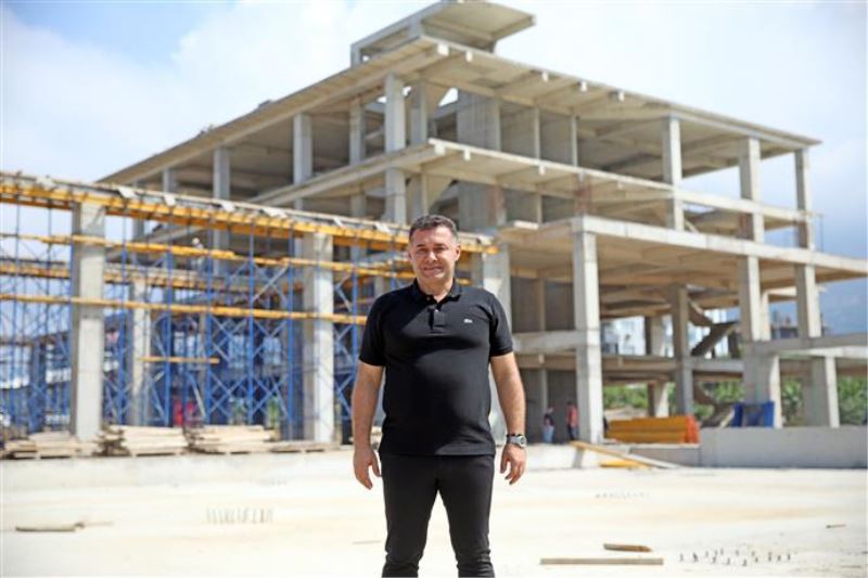 BAŞKAN YÜCEL’İN MEGA PROJELERİ BİR BİR YÜKSELİYOR ALANYA’NIN DÖRT BİR YANINDA ÇALIŞMALAR HIZLA SÜRÜYOR