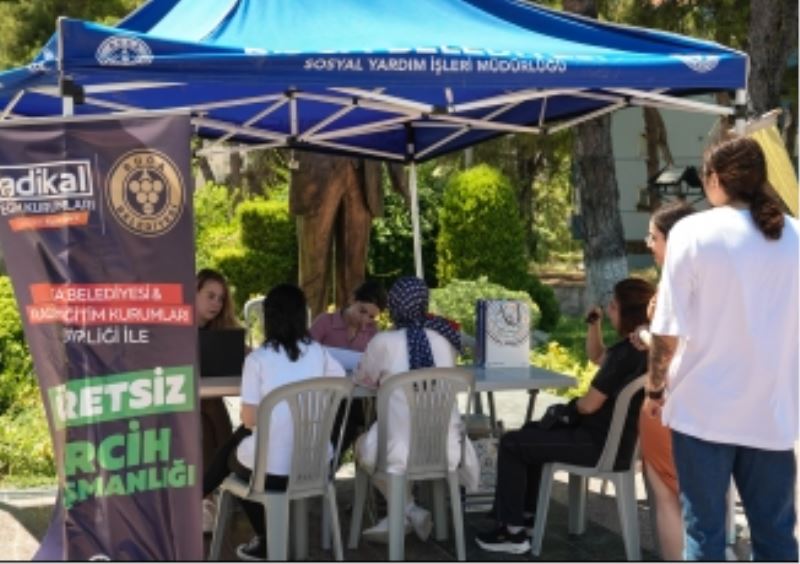 Buca Belediyesi tercih sürecinde öğrencilerin yanında