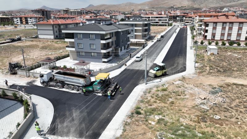 SELÇUKLU’DA ASFALT SEZONU YOĞUN TEMPODA DEVAM EDİYOR