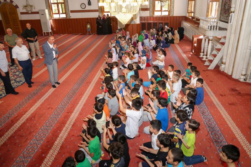 MERAM’IN KUR’AN TALEBELERİNE ‘NAMAZ VE DUA’ KİTABI