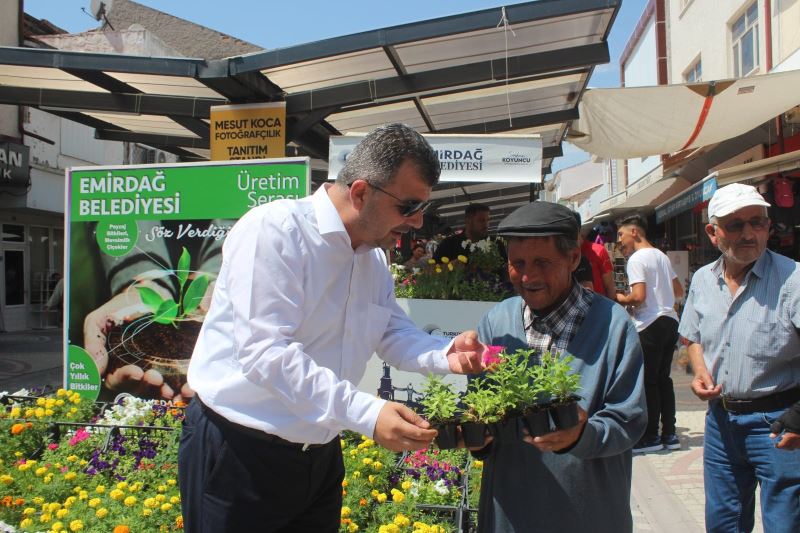 Emirdağ Belediyesi Serasında Yetişen Çiçekler, Emirdağlı Gurbetçilerle Buluştu