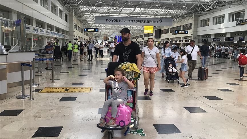 ANTALYA’YA HAVA YOLUYLA GELEN TURİST SAYISI 7 AYDA 9 MİLYON AŞTI
