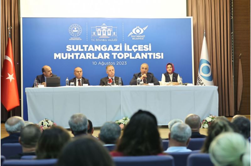 İstanbul Valisi Gül, Sultangazi’de Muhtarlarla Bir Araya Geldi