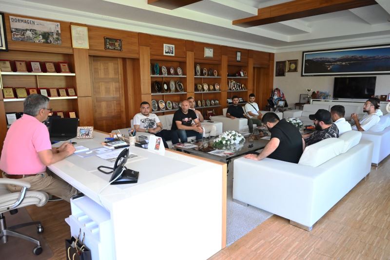 Kemer 2020 Futbol Kulübü’nden Başkan Topaloğlu’na ziyaret