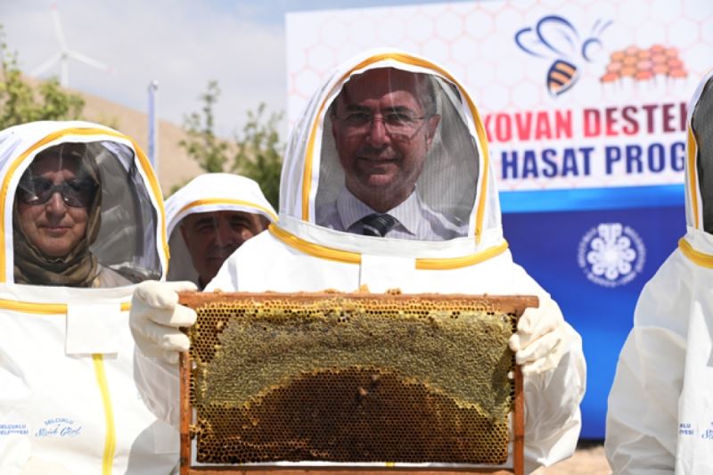 ARILI KOVAN DESTEĞİ PROJESİ’NDE İLK HASAT YAPILDI