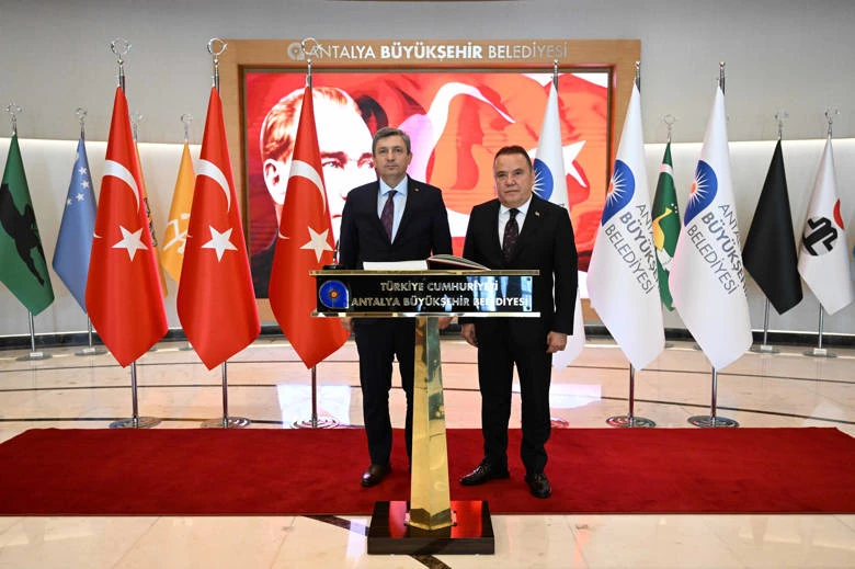 Vali Şahin’den Başkan Böcek’e iade-i ziyaret