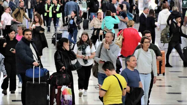ANTALYA’YA HAVA YOLUYLA GELEN TURİST SAYISI 10 MİLYONU GEÇTİ