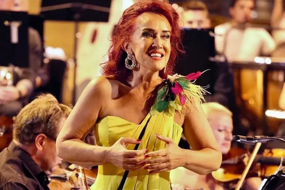 SOPRANO KÜÇÜKEKMEKÇİ İTALYANLARI BÜYÜLEDİ