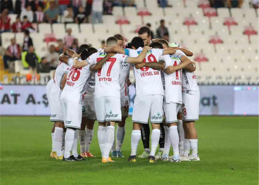 ANTALYASPOR 2 GOL ATTI 2 PUAN ALDI