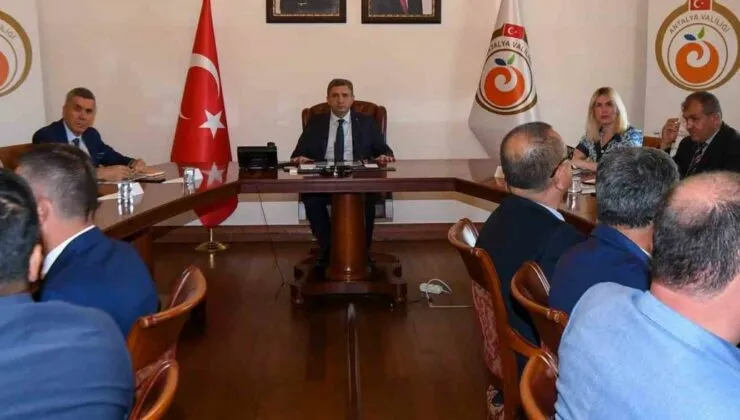 VALİ ŞAHİN’DEN YURT TALİMATI.. ‘HİÇBİR ÖĞRENCİ AÇIKTA KALMAYACAK’