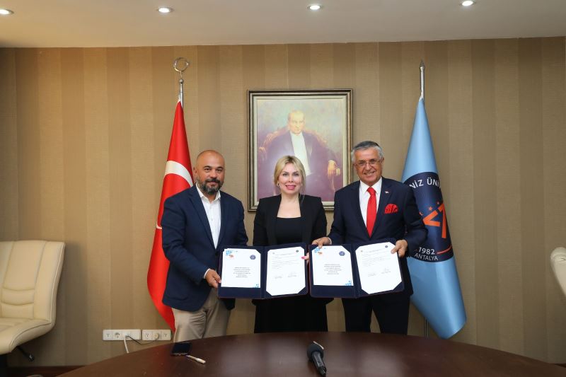 Tarihi imzalar atıldı
