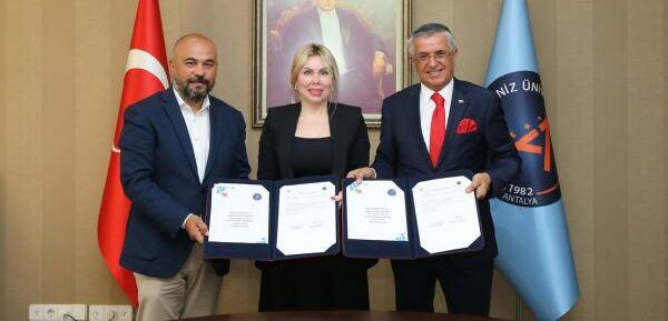 YAŞASIN GÜÇBİRLİĞİ.. KEMER’E BİR FAKÜLTE BİR YURT YAPTIRILIYOR