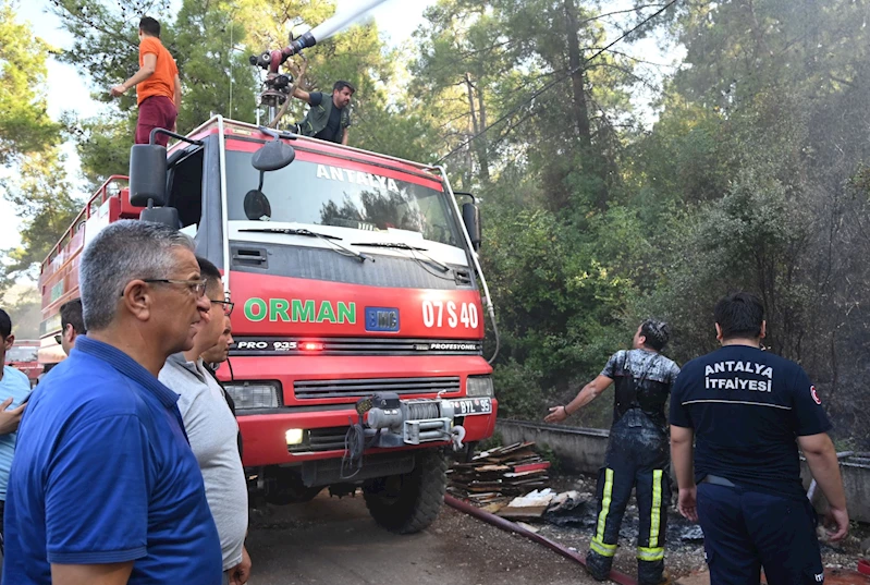 Kemer’de çıkan orman yangını korkuttu