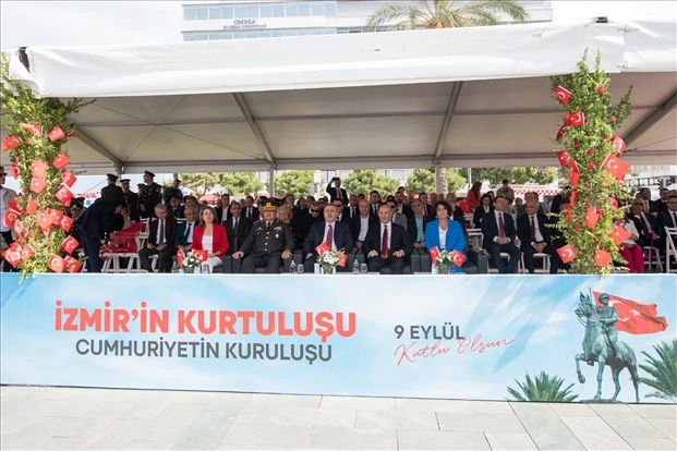 Soyer: “Zor koşullar engel değil, olsa olsa cesaretimizin kaynağıdır”