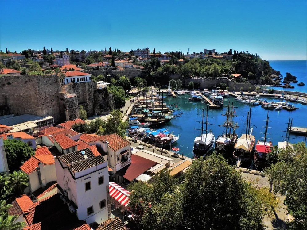 REKOR ZİYARETÇİ.. ANTALYA KALEİÇİ HER YIL 3 MİLYON TURİSTİN UĞRAK YERİ