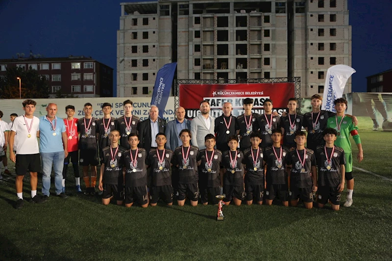 30 AĞUSTOS ZAFER KUPASI’NIN ŞAMPİYONU KANARYASPOR OLDU