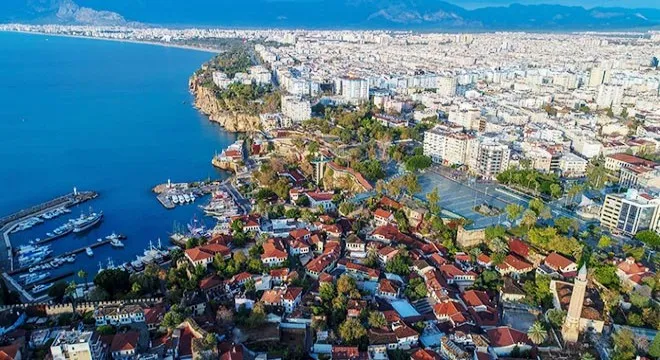AĞUSTOSTA YABANCIYA KONUT SATIŞLARI.. İSTANBUL ANTALYA’YI SOLLADI