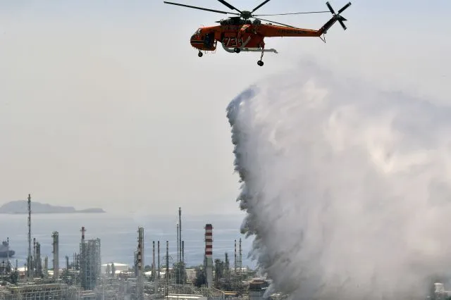 YANGIN SÖNDÜRME HELİKOPTERİ BARAJA DÜŞTÜ.. 3 MÜRETTEBAT KAYIP