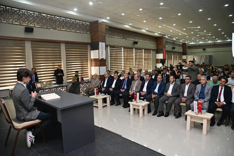 YKS VE LGS’DE DERECE YAPAN İMAM HATİP LİSESİ ÖĞRENCİLERİ ÖDÜLLENDİRİLDİ