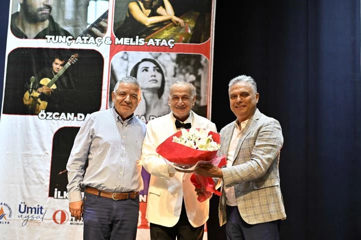 Gitarın 12 yıllık yolculuğu