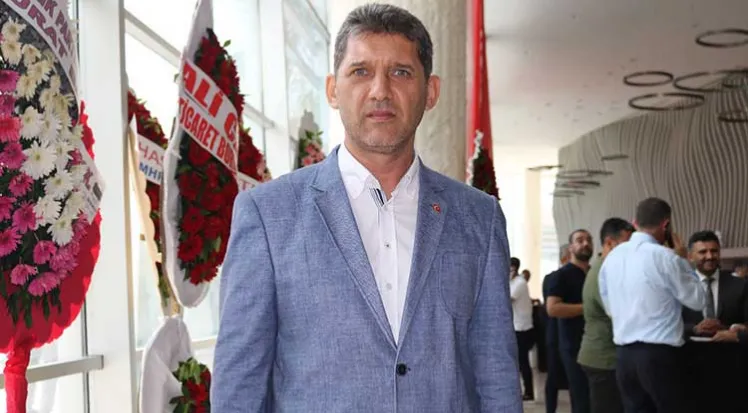 AK PARTİ VE CHP ANTALYA İL BAŞKANLARININ “ALTIN PORTAKAL’ ATIŞMASI