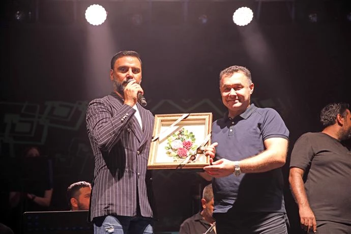 AVSALLAR’DA ALİŞAN COŞKUSU YAZ KONSERLERİNE MUHTEŞEM BAŞLANGIÇ