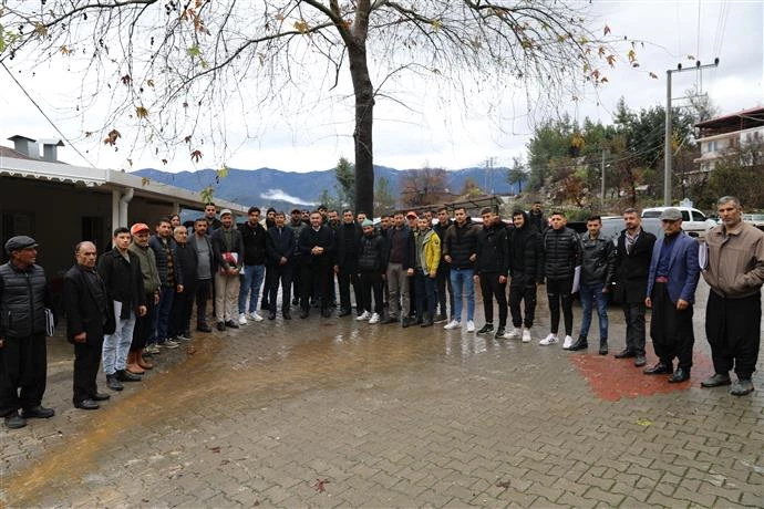 BAŞKAN YÜCEL UZUNÖZ MAHALLESİ’NDE VATANDAŞLARLA BİR ARAYA GELDİ